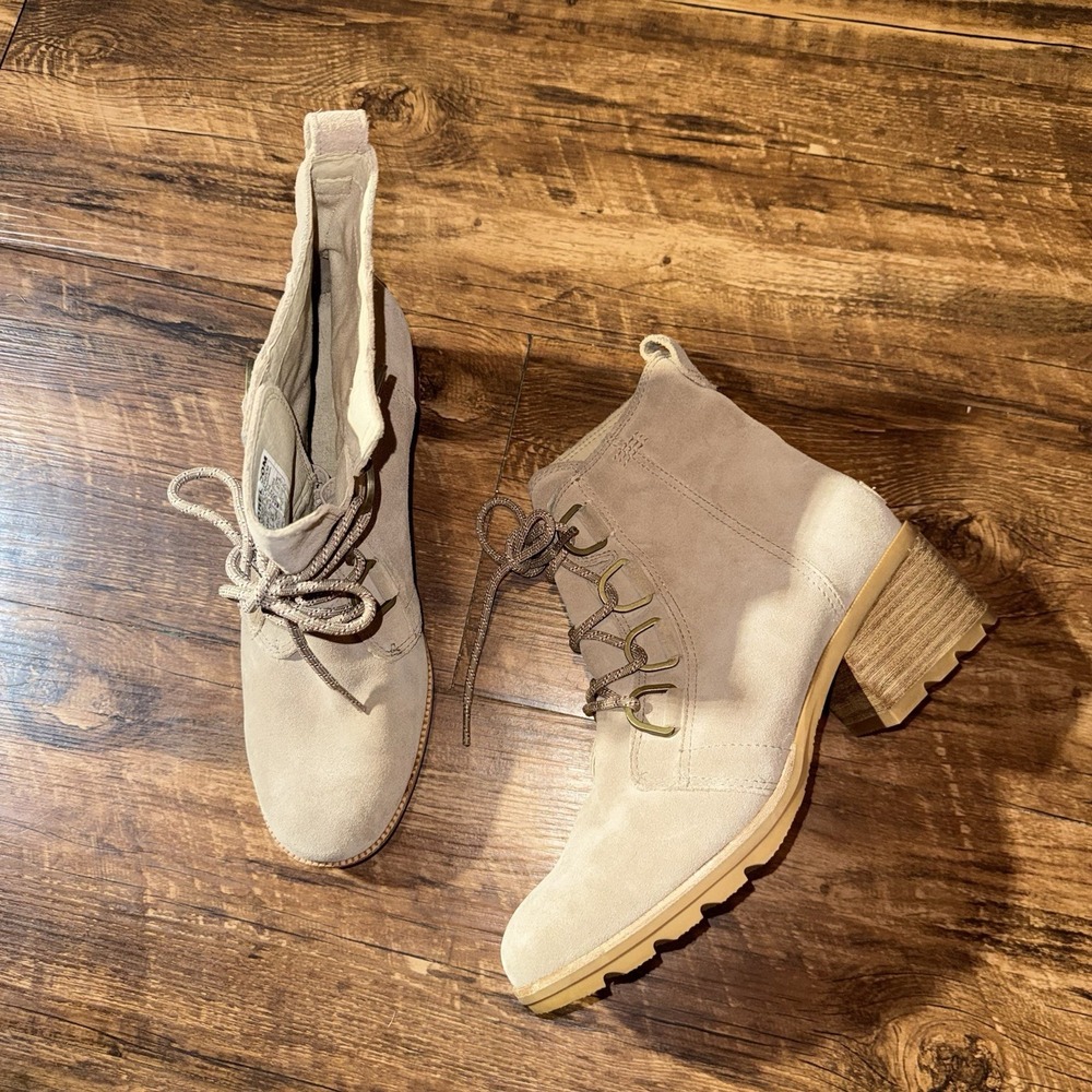 Sorel‎ Beige Lace Up Heeled Caribou Boots Women's Size 10.5 NEW